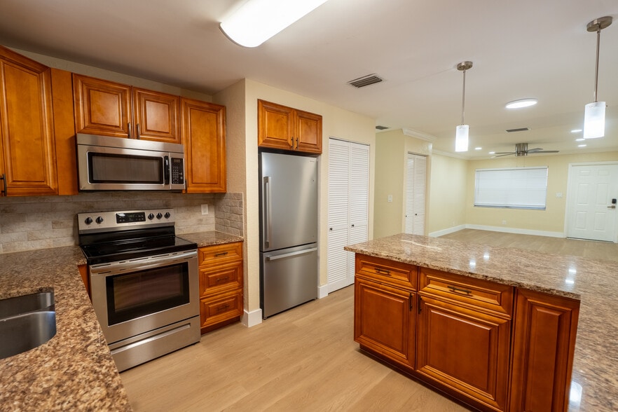 Building Photo - 10911 NW 45th St