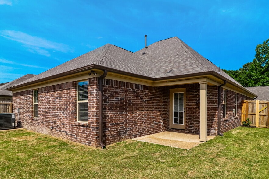 Building Photo - 1075 Carib Loop W