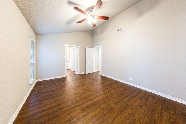 Building Photo - BEAUTIFULLY RENOVATED ONE STORY HOME IN A ...