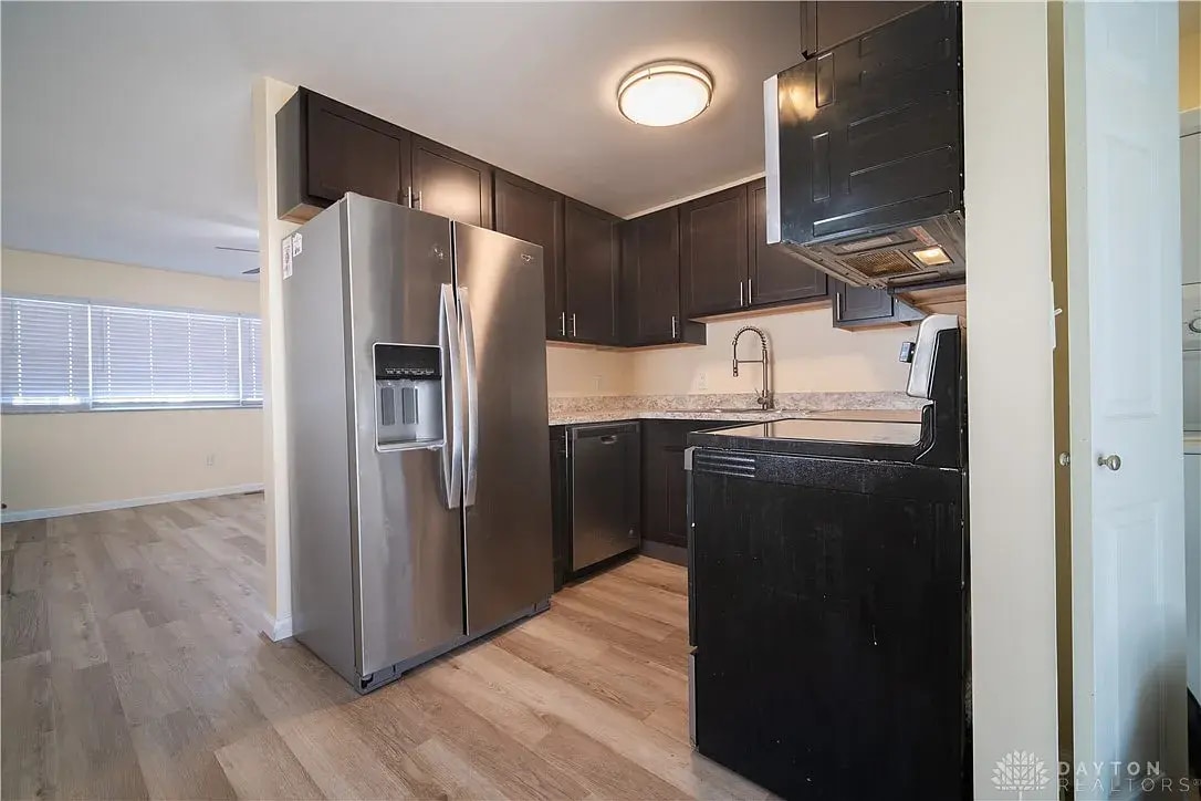 kitchen - 3019 Larue Dr