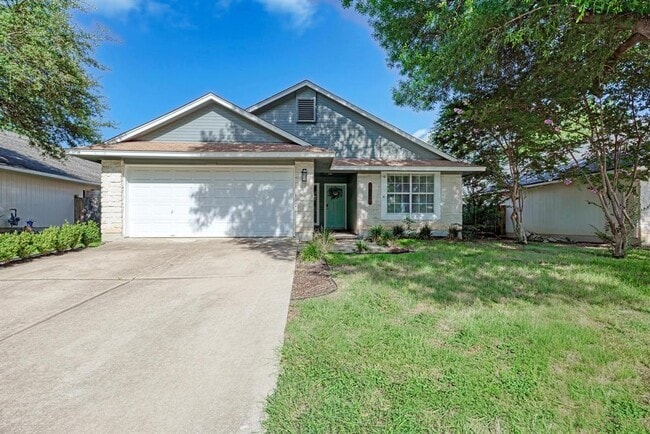 Building Photo - 2022 Balsam Way