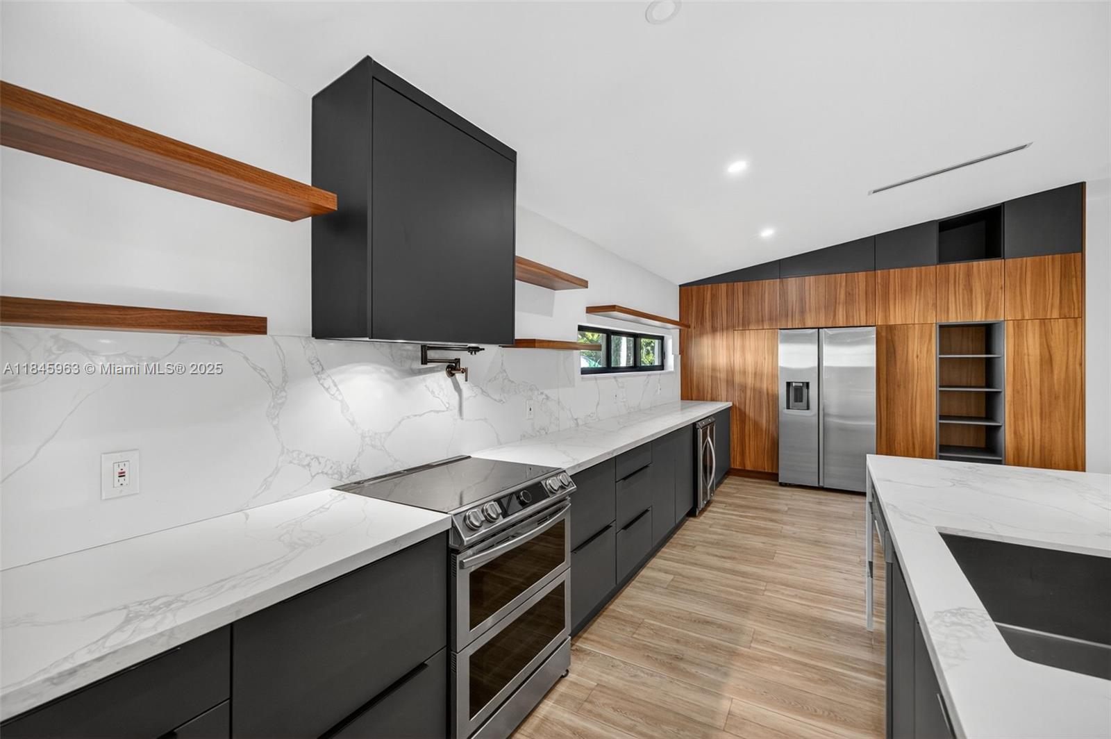 Building Photo - 1511 SW 30th Pl