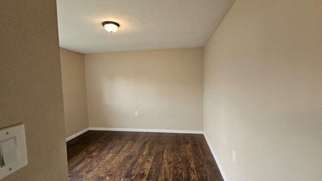 Building Photo - 8715 Valley Ledge Dr
