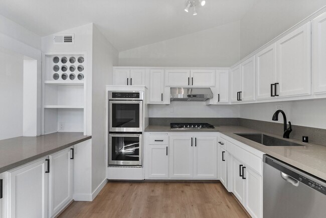Building Photo - 450 Bolero Way