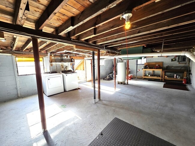 Building Photo - 595 South St