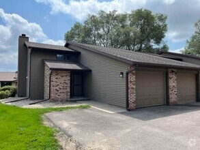 Building Photo - 844 Hemlock Dr
