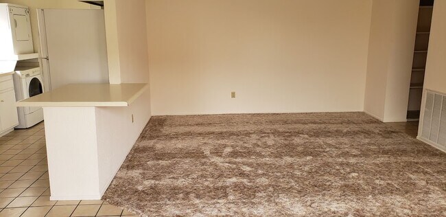 Building Photo - 1705 W Olive Ave