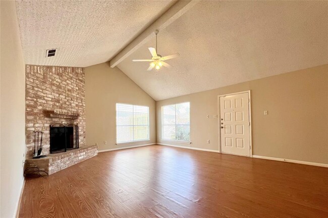 Building Photo - 3511 Palm Grove Dr