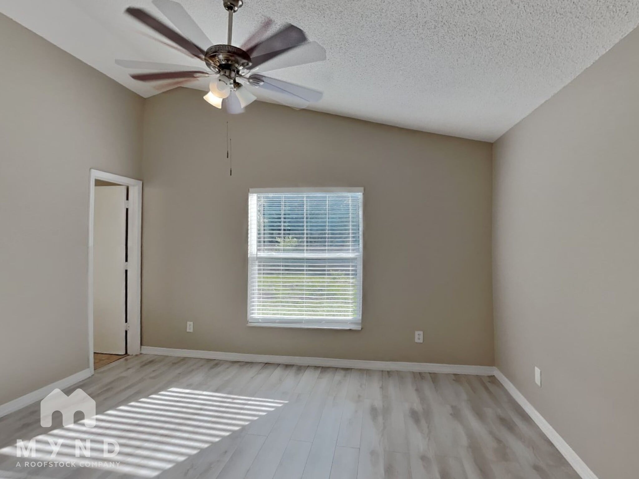 Building Photo - 9591 Lupine Ave