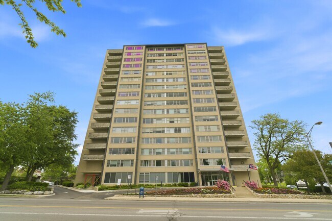 Building Photo - 1620 E Broad St