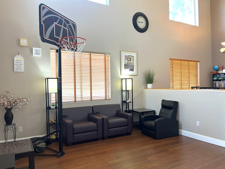 Building Photo - 7729 Villa Gabriela Ave