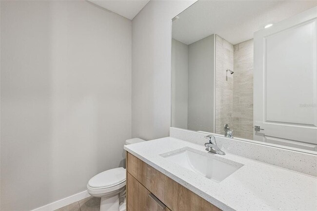 Building Photo - 544 N Bumby Ave