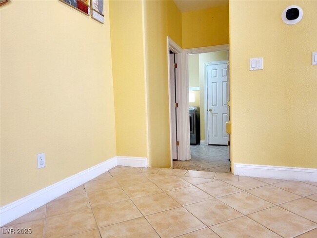 Building Photo - 10885 Fintry Hills St