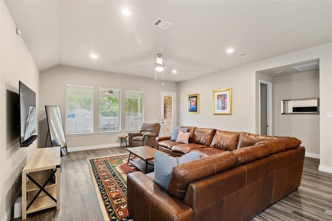 Building Photo - 25610 Pinyon Hl Trl