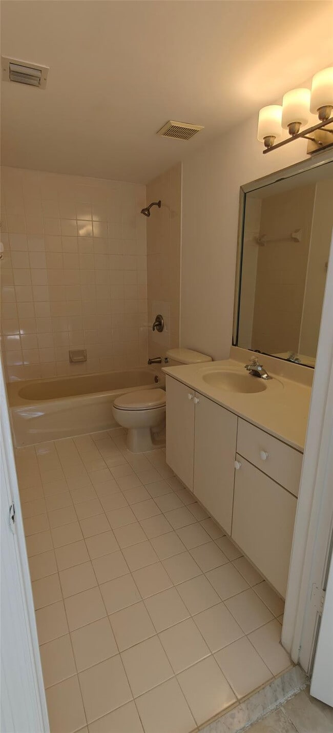 Building Photo - 7085 Nova Dr