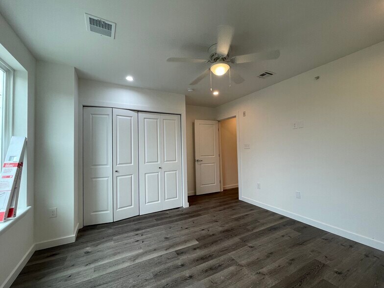 Building Photo - 2366 Orthodox St