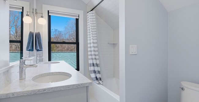 Building Photo - Furnished Executive Extended Stay Rental on Old Mission Peninsula