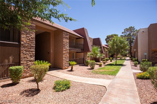 Building Photo - 4310 Sandy River Dr