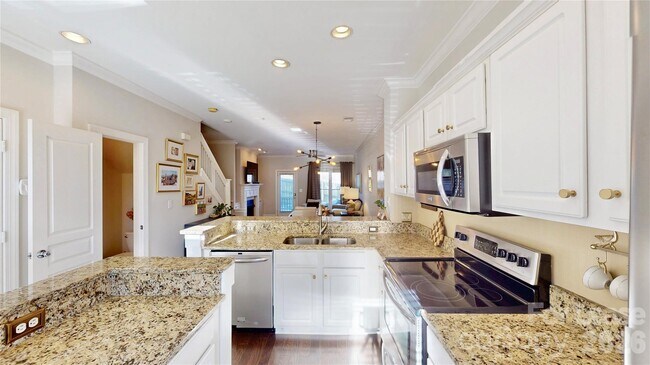 Building Photo - 1009 Park West Dr