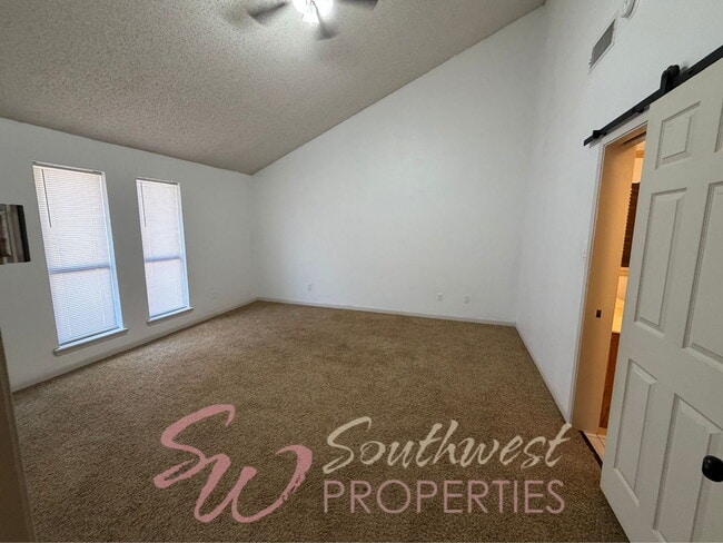 Building Photo - Spacious 3-Bedroom Home in an Established Neighborhood