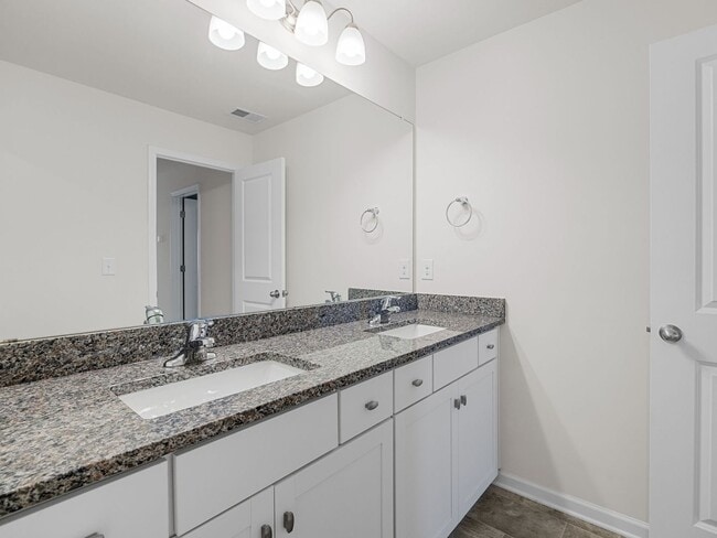 Building Photo - Premier Greenville Living: Stunning 4 Bed (Master on the Main), 3.5 Bath Home, NO APPLICATION FEE...