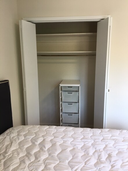 closet second bedroom - 1931 N Cleveland St