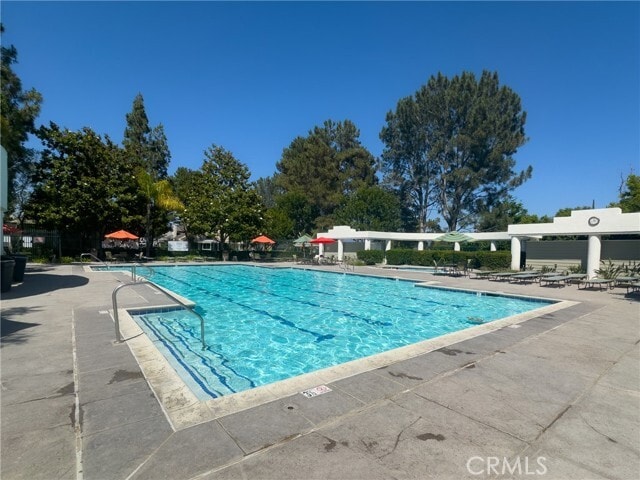 Building Photo - 5 Elmbrook