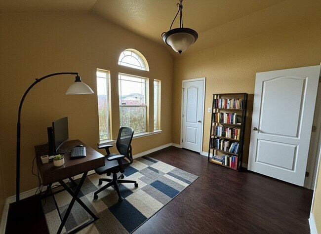 Building Photo - 9600 Diana Dr