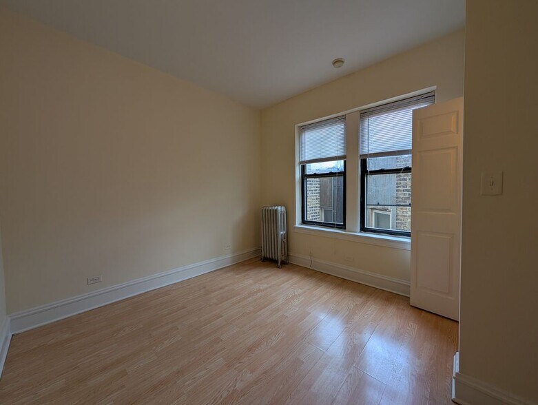 Building Photo - 4851 N Damen Ave