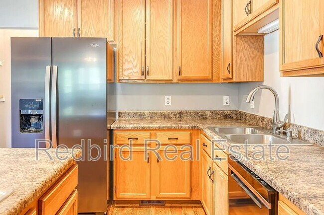 Building Photo - 1057 Meandering Way