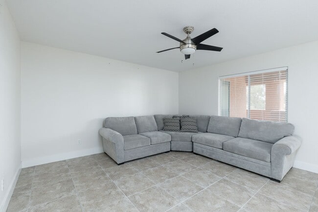 Building Photo - Upper Level 2 bedroom, 2 bathroom with great views at The Falls