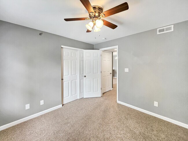 Building Photo - 9733 Crayford Rd