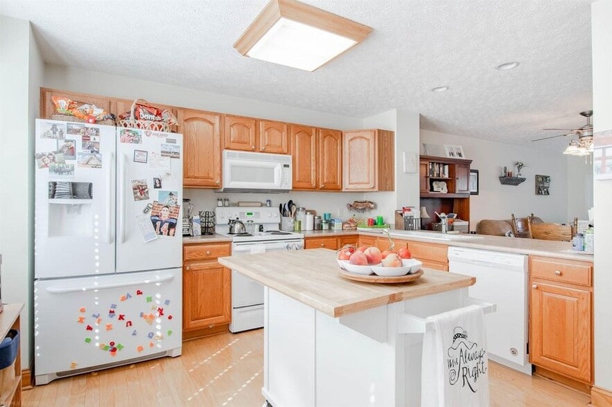 Building Photo - 175 Blue Leaf Dr