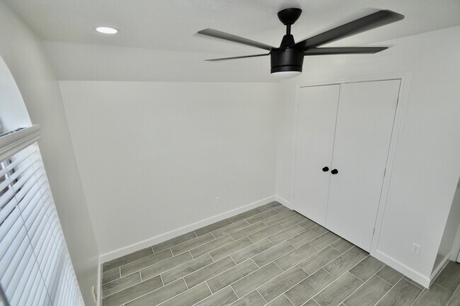 Building Photo - 16402 Gold Ridge Ln