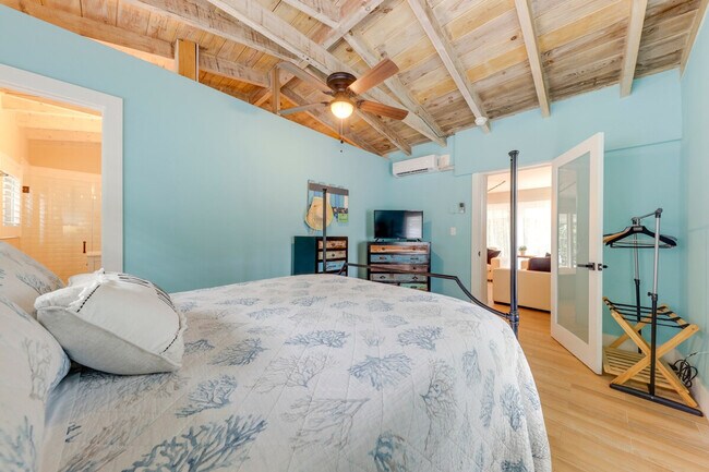 Building Photo - 205 Pirates Dr