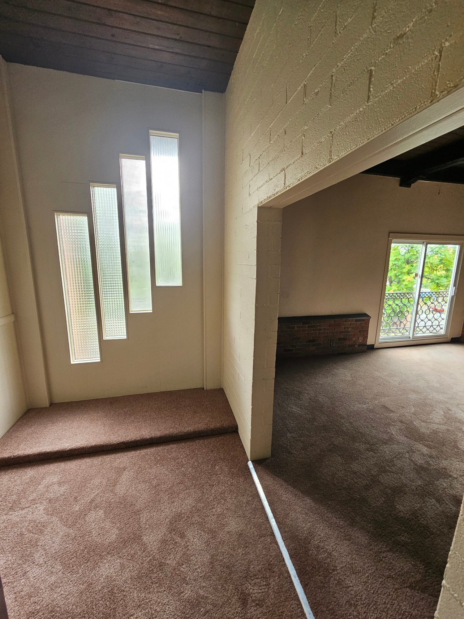 Building Photo - 2752 University Ave