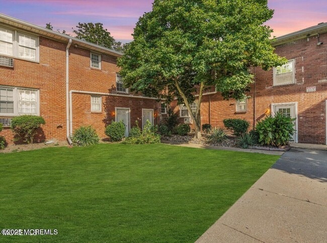 Primary Photo - 364 Westwood Ave