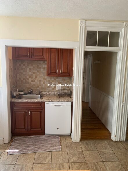 Building Photo - 234 Cypress St