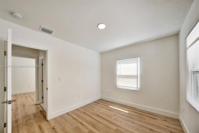 Building Photo - 1411 SW 3rd St