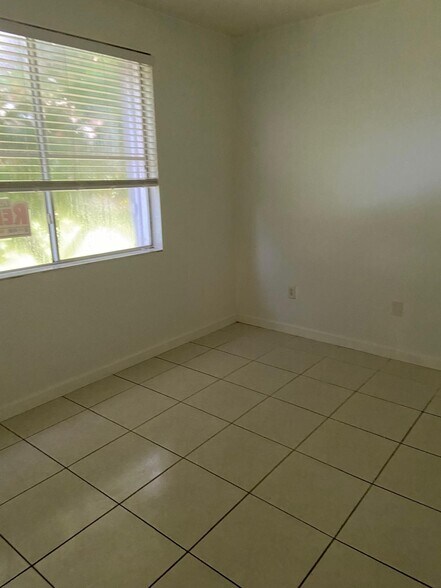 Building Photo - 17630 NW 73rd Ave