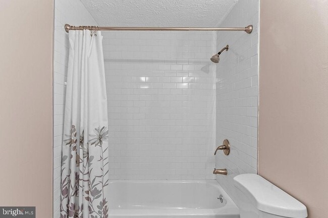 Building Photo - 8094 Grandview Ct