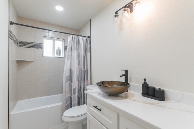 Building Photo - 4913 Deerwood Cir