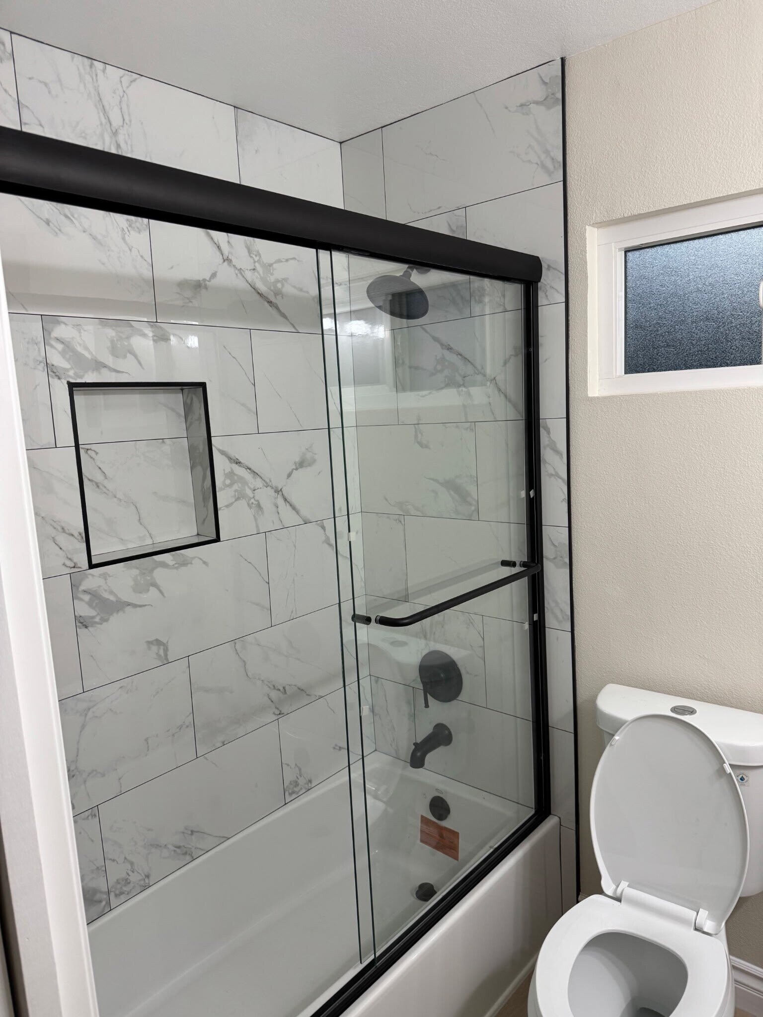 Building Photo - 14104 Hillcrest Dr