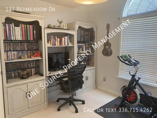 Building Photo - 127 Redmeadow Dr