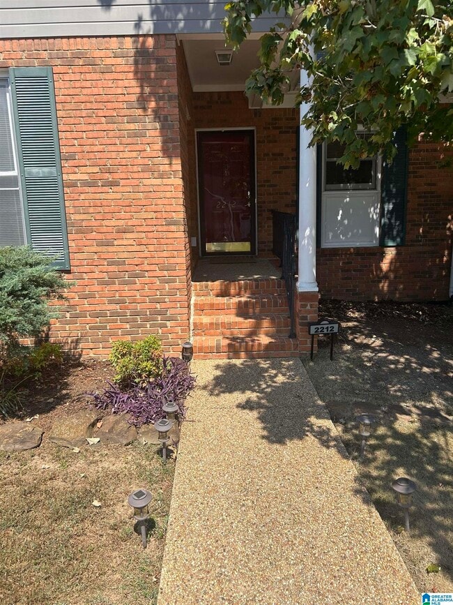 Building Photo - 2212 Ascot Ln