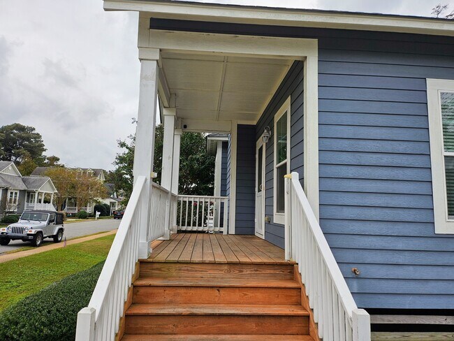 Building Photo - 803 Lindsey Ln