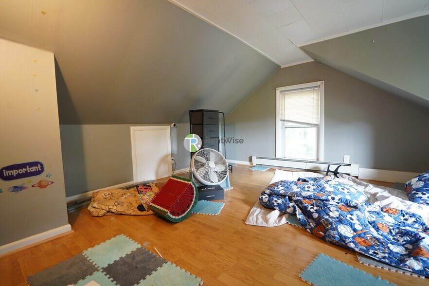 Building Photo - 3 Boline Pl