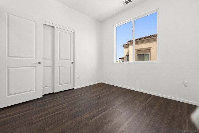 Building Photo - 1207 Paseo Seashore