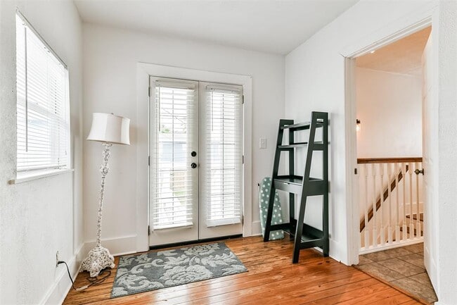 Building Photo - 1309 Ursuline St