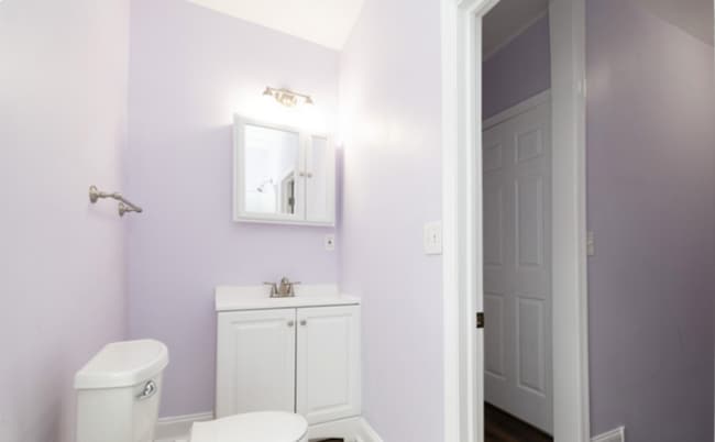 Building Photo - 3 Bedroom Semi-Detached Home